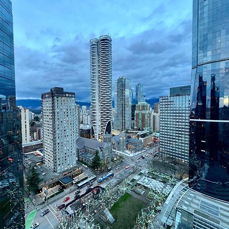 Stunning Skyline Views In A Cozy And Stylish Abode Apartment แวนคูเวอร์ ภายนอก รูปภาพ