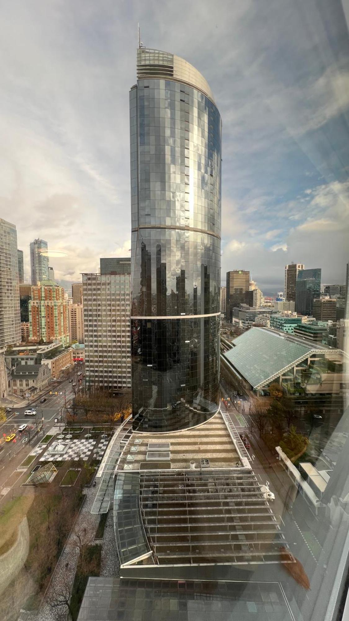 Stunning Skyline Views In A Cozy And Stylish Abode Apartment แวนคูเวอร์ ภายนอก รูปภาพ